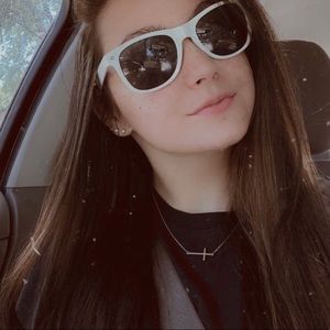 Meet your Posher, Abby